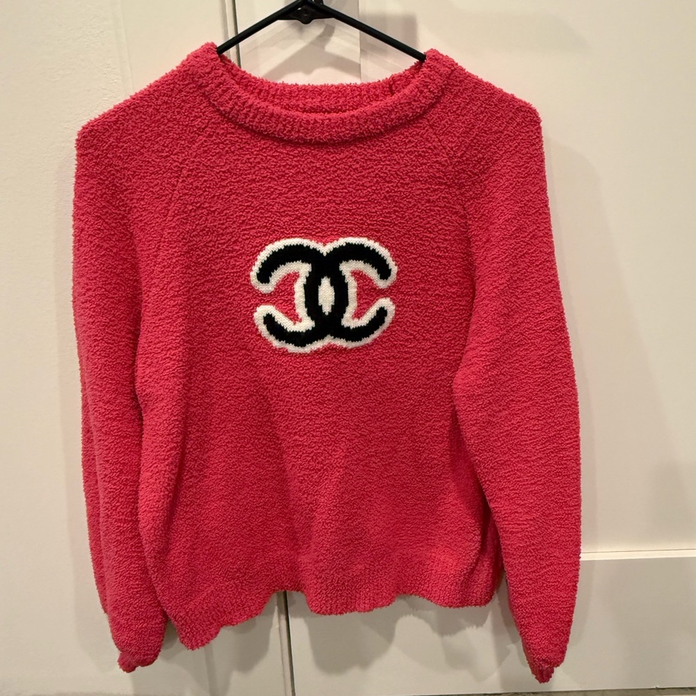 CHANEL Vibrant Pink Crew Neck Sweater